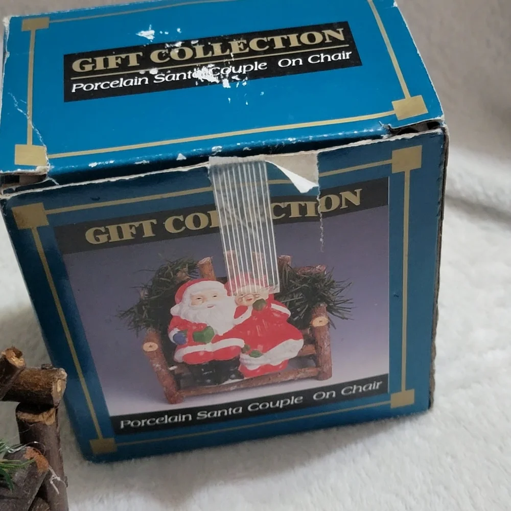 Vintage Santa & Mrs. Claus Porcelain Figurine - Picture 2 of 5